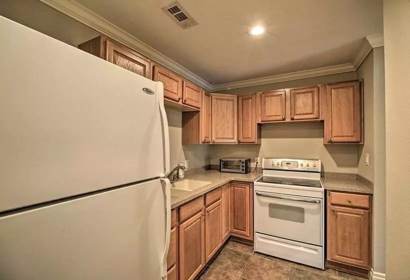 Inviting Family Abode W/ Dock On Norris Lake!