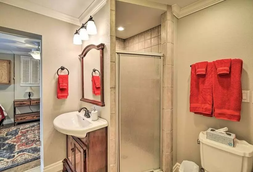 Inviting Family Abode W/ Dock On Norris Lake!