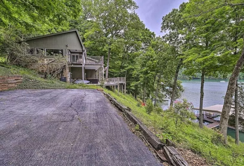 Inviting Family Abode W/ Dock On Norris Lake!