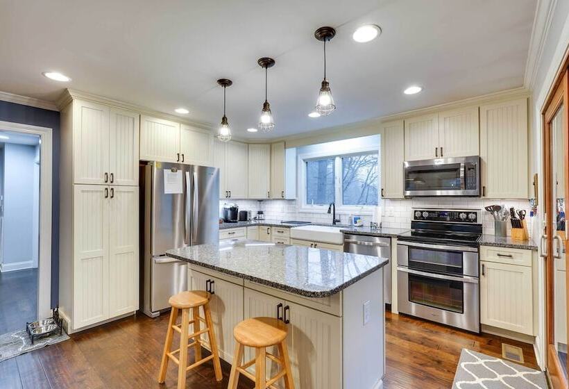 Lakefront Butler Home W/ Hot Tub & Fire Pit!