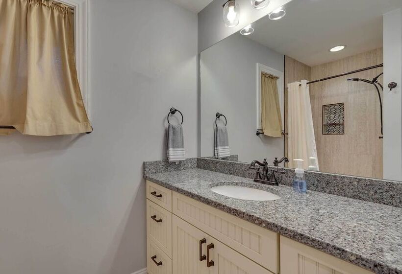 Lakefront Butler Home W/ Hot Tub & Fire Pit!