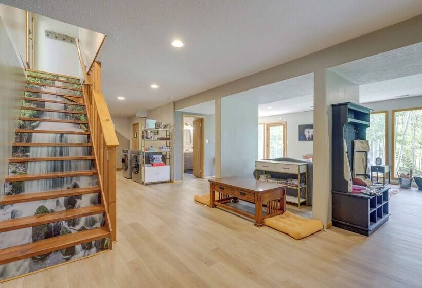 Grand Home W/ Hot Tub: 5 Mi To Angel Fire Resort!