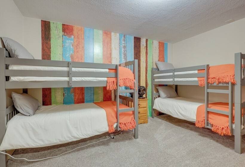 Grand Home W/ Hot Tub: 5 Mi To Angel Fire Resort!