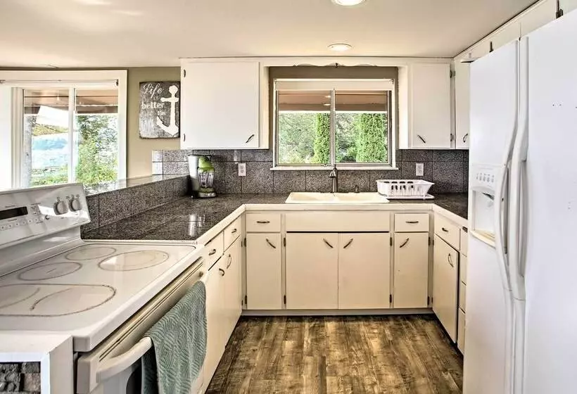 Modern Lake Lawrence Retreat W/ A Deck & Dock!