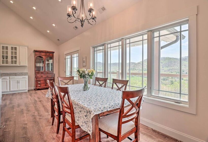 Mountain Refuge W/ View, 12 Mi To Asheville!