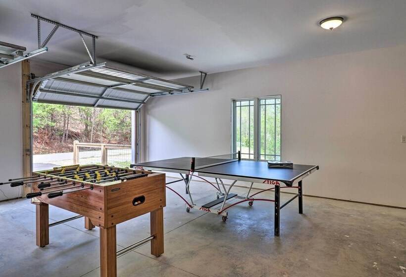 Mountain Refuge W/ View, 12 Mi To Asheville!