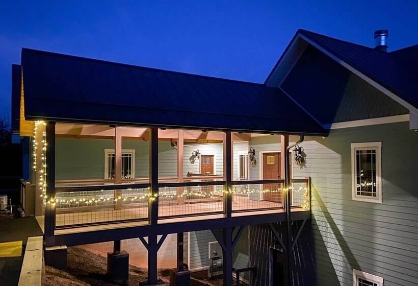 Mountain Refuge W/ View, 12 Mi To Asheville!