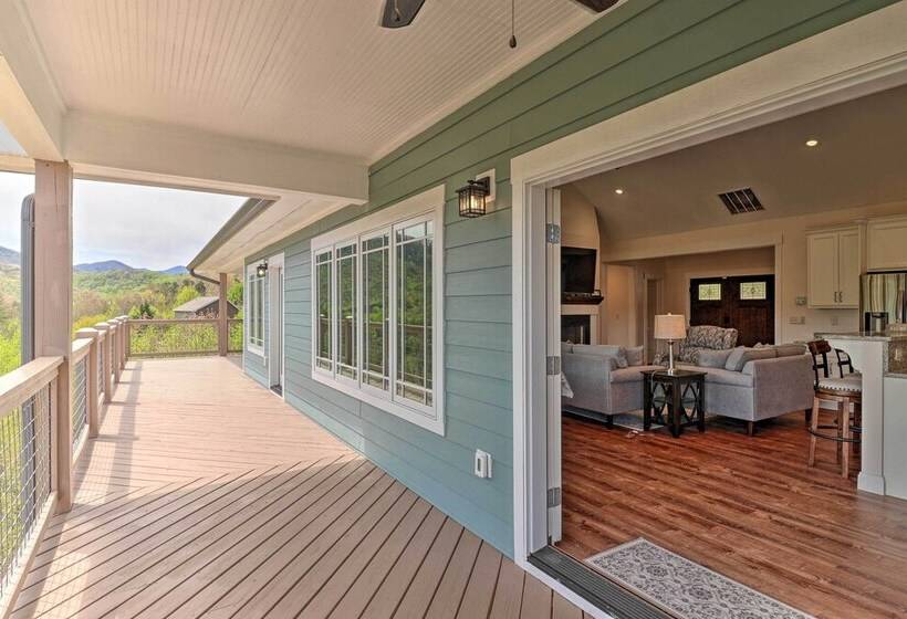 Mountain Refuge W/ View, 12 Mi To Asheville!