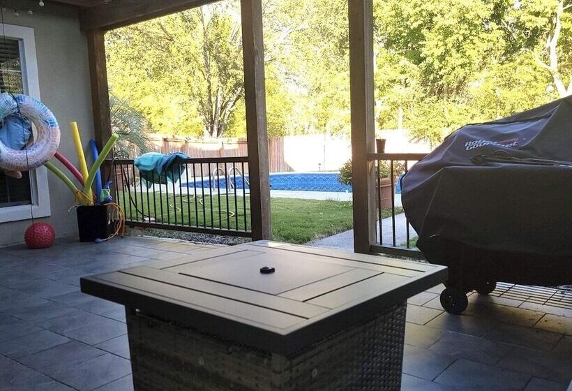 Пансион The Maxwell Place