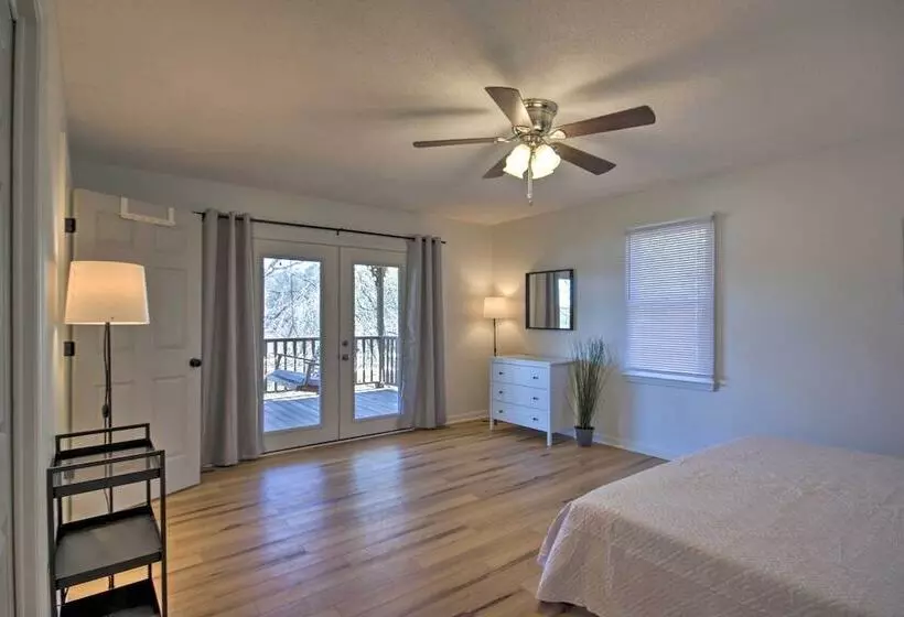 Pet Friendly Lakefront Retreat W/ Deck & Dock