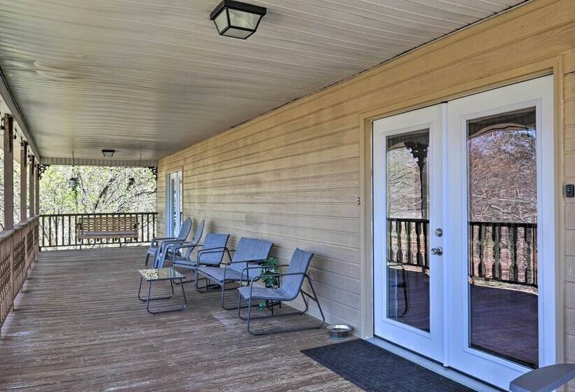 Pet Friendly Lakefront Retreat W/ Deck & Dock