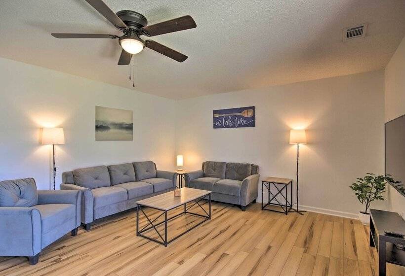 Pet Friendly Lakefront Retreat W/ Deck & Dock