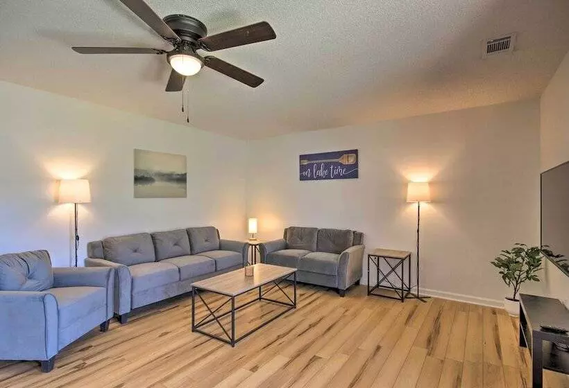 Pet Friendly Lakefront Retreat W/ Deck & Dock