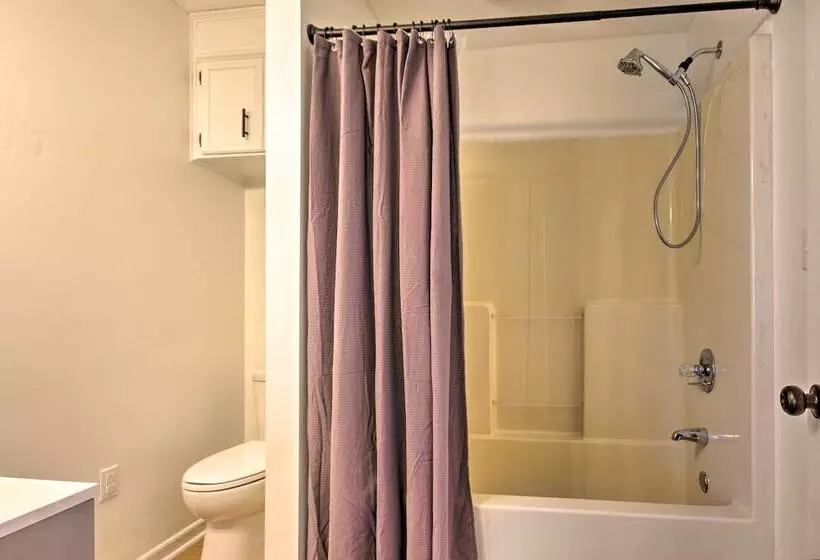 Pet Friendly Lakefront Retreat W/ Deck & Dock