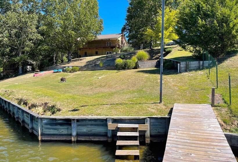 Pet Friendly Lakefront Retreat W/ Deck & Dock
