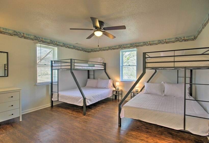 Pet Friendly Lakefront Retreat W/ Deck & Dock