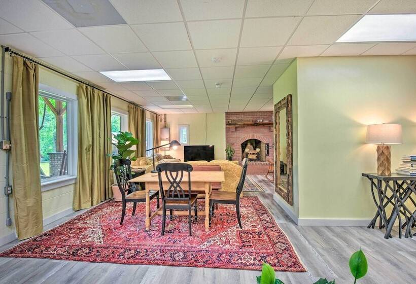 Chauga River Cabin: Pets Welcome!