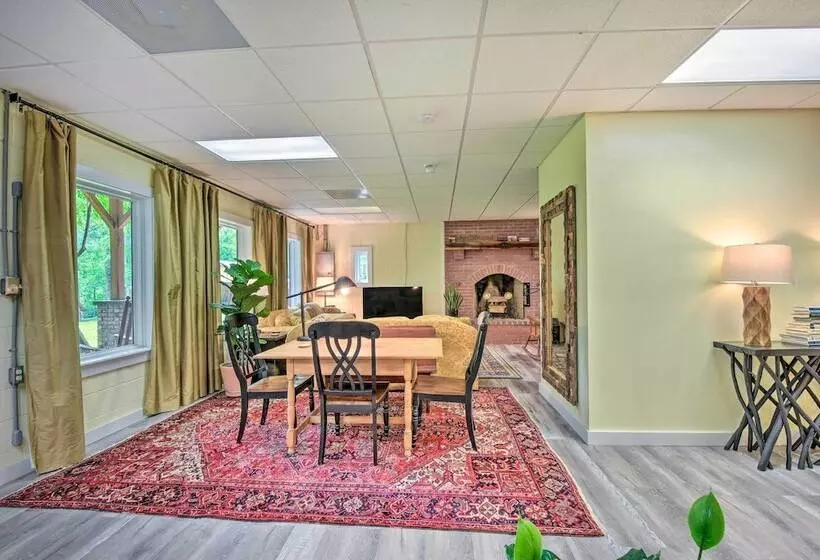 Chauga River Cabin: Pets Welcome!