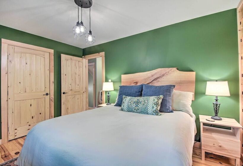 Chauga River Cabin: Pets Welcome!