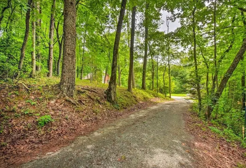 Chauga River Cabin: Pets Welcome!