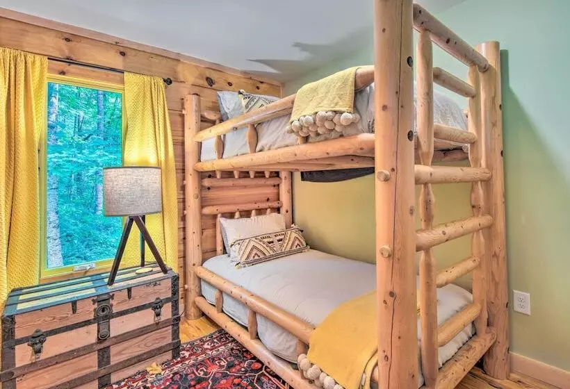 Chauga River Cabin: Pets Welcome!