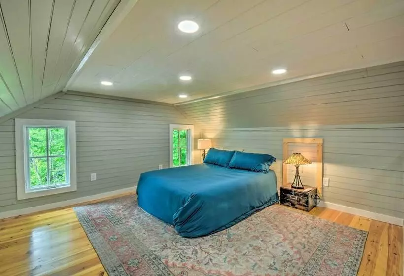 Chauga River Cabin: Pets Welcome!