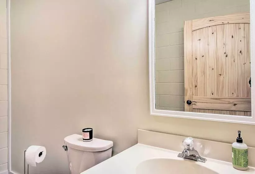 Chauga River Cabin: Pets Welcome!