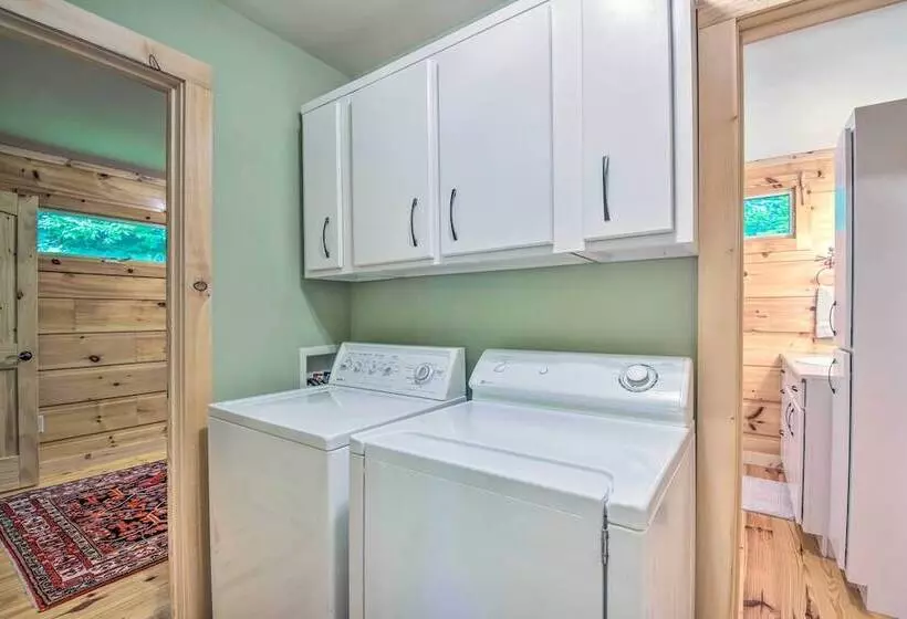 Chauga River Cabin: Pets Welcome!