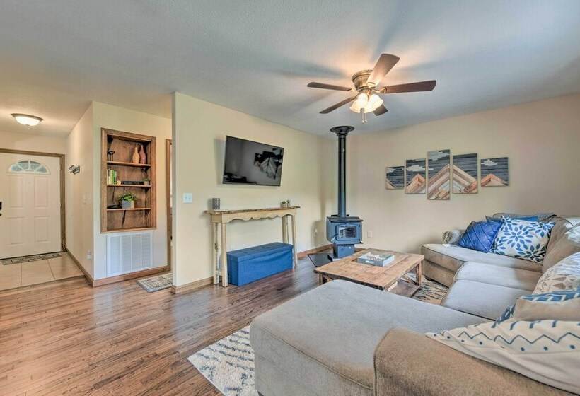 Pet Friendly Waynesville Home W/ Mountain Views!