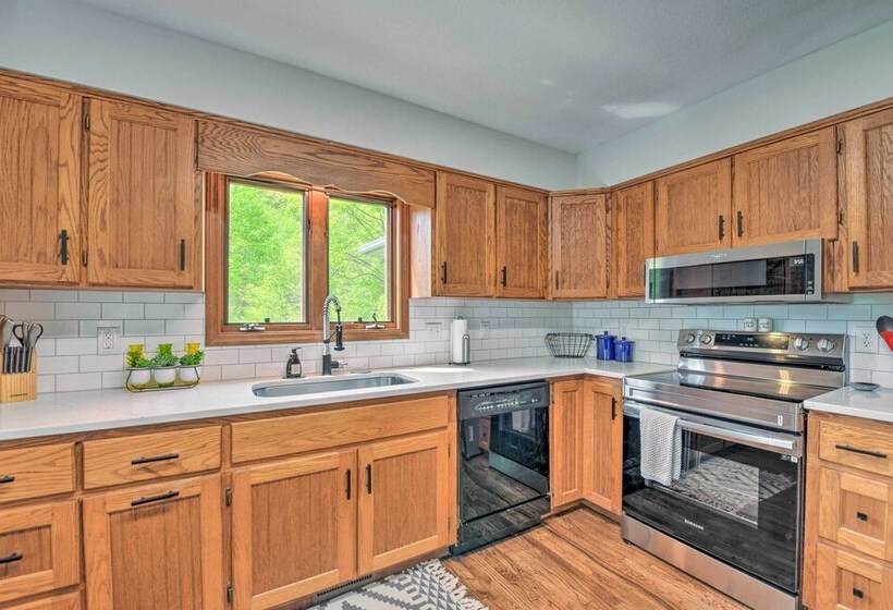 Pet Friendly Waynesville Home W/ Mountain Views!