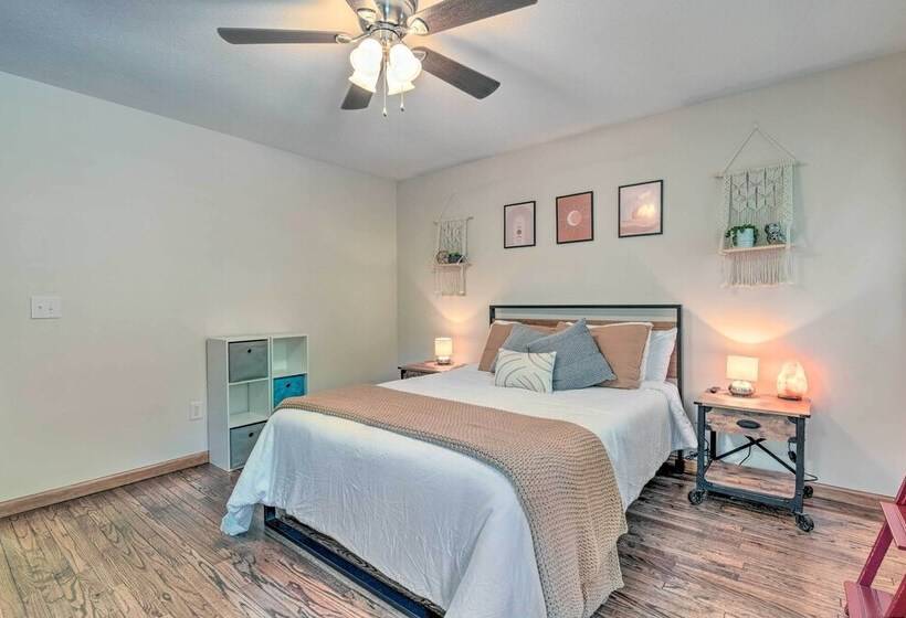 Pet Friendly Waynesville Home W/ Mountain Views!