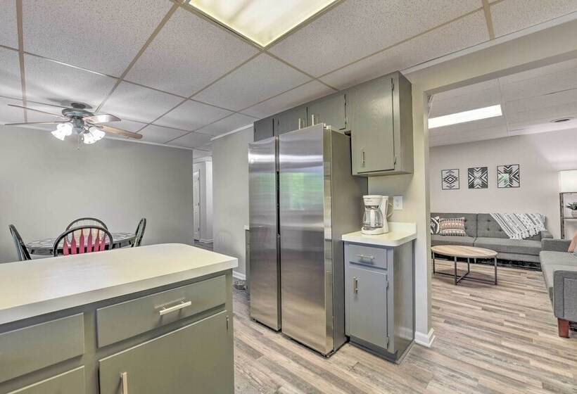 Pet Friendly Waynesville Home W/ Mountain Views!