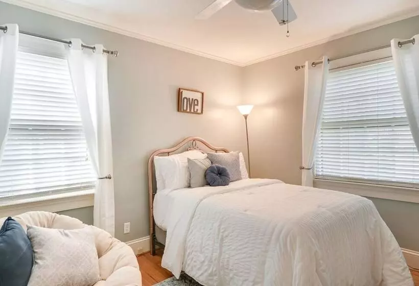 Quaint Goldsboro Home W/ Screened In Porch!