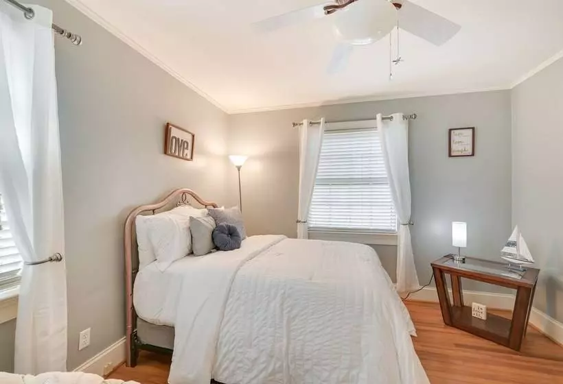 Quaint Goldsboro Home W/ Screened In Porch!