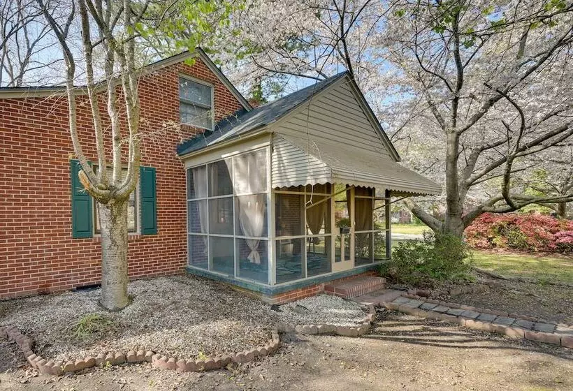 Quaint Goldsboro Home W/ Screened In Porch!