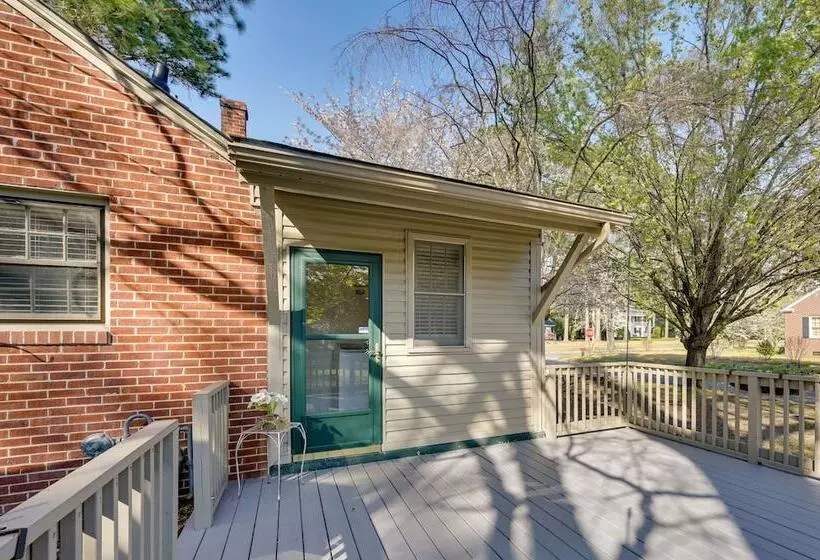 Quaint Goldsboro Home W/ Screened In Porch!