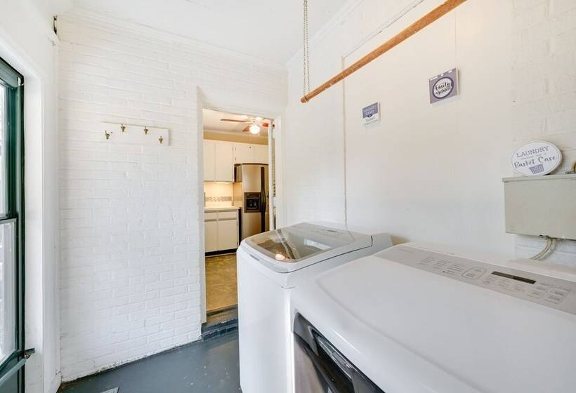 Quaint Goldsboro Home W/ Screened In Porch!