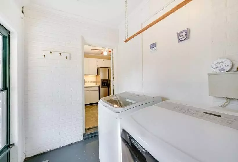 Quaint Goldsboro Home W/ Screened In Porch!