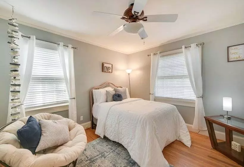 Quaint Goldsboro Home W/ Screened In Porch!