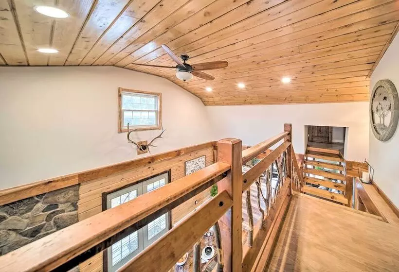 Rose Valley House : Yard, Deck + Game Room!