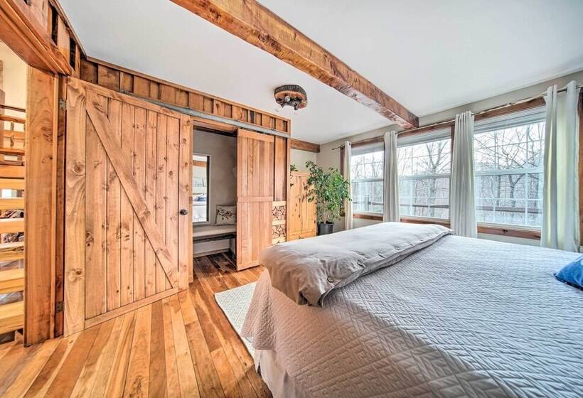 Rose Valley House : Yard, Deck + Game Room!