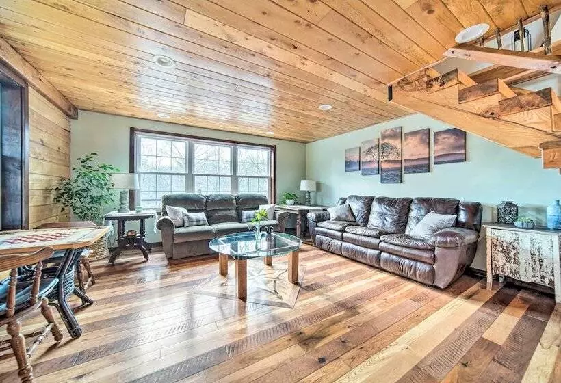 Rose Valley House : Yard, Deck + Game Room!