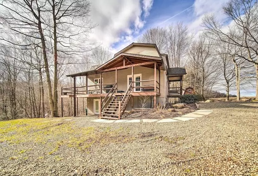 Rose Valley House : Yard, Deck + Game Room!