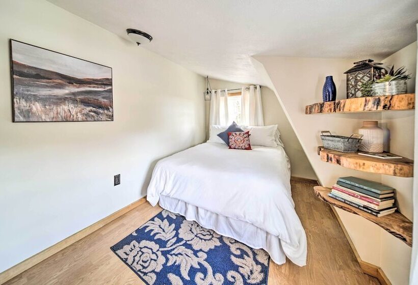 Rose Valley House : Yard, Deck + Game Room!