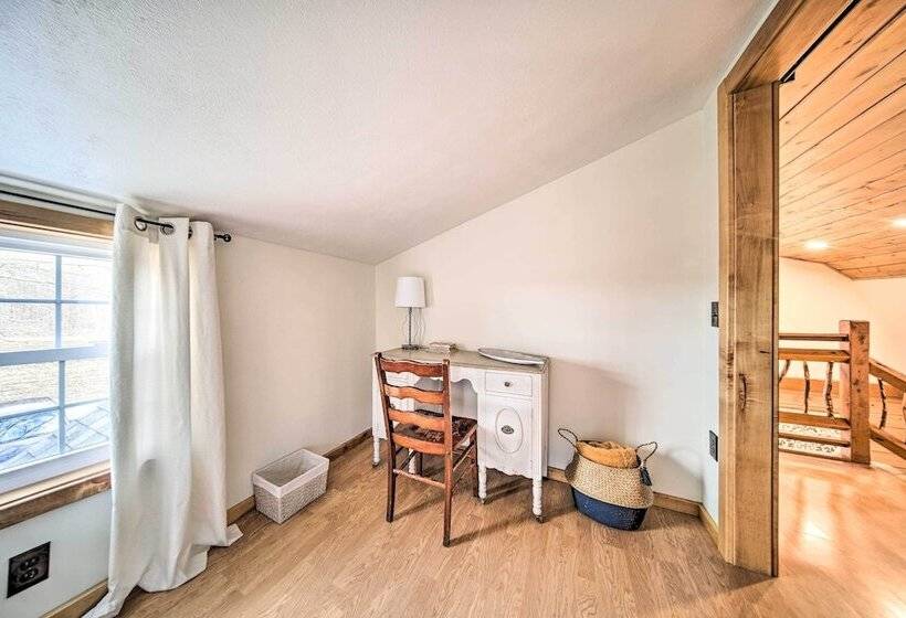 Rose Valley House : Yard, Deck + Game Room!