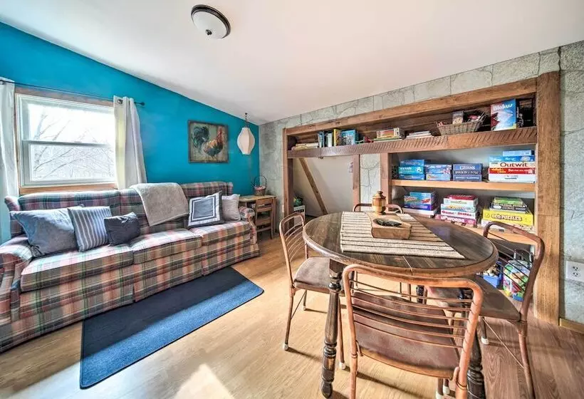 Rose Valley House : Yard, Deck + Game Room!