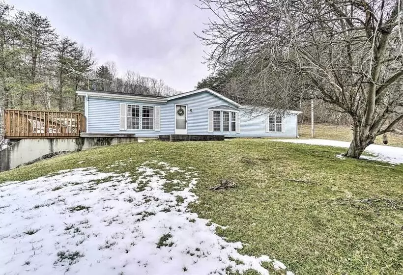 Rustic Family Home + Acreage ~ 20 Mi Hocking Hills