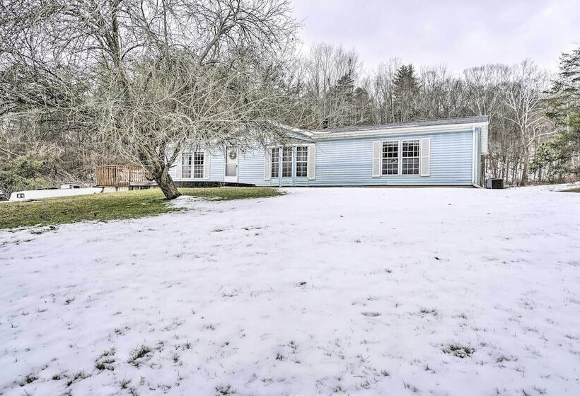 Rustic Family Home + Acreage ~ 20 Mi Hocking Hills