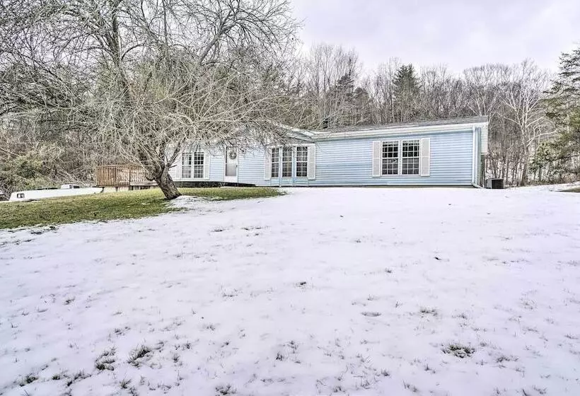 Rustic Family Home + Acreage ~ 20 Mi Hocking Hills