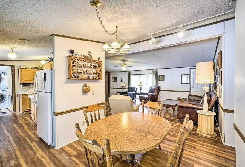 Rustic Family Home + Acreage ~ 20 Mi Hocking Hills